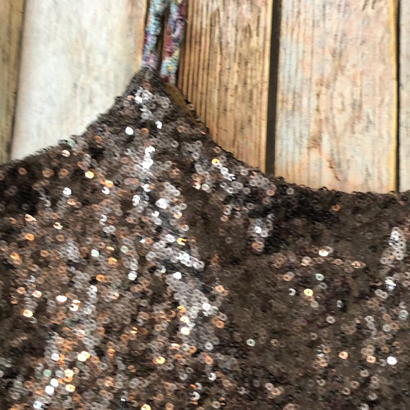 Buckle sequins tank top - Picture 2 of 8